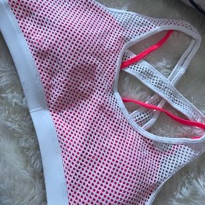 Women’s Fabletics mesh sports bra